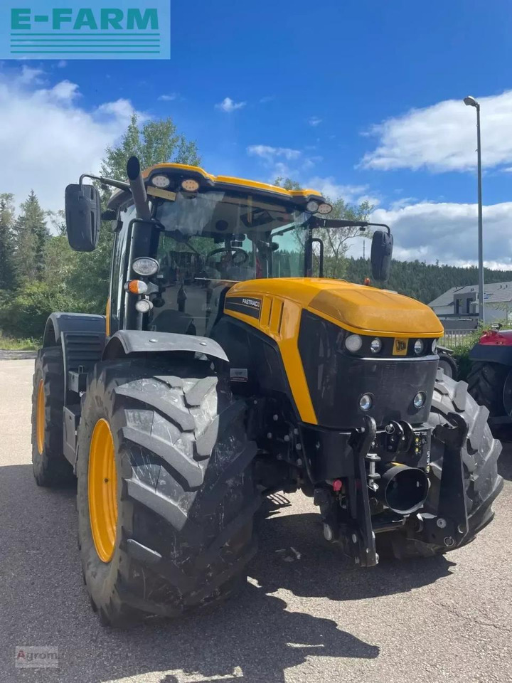 JCB fastrac 4220 - Traktor: 4 kép. JCB fastrac 4220 - Traktor: 4 kép.