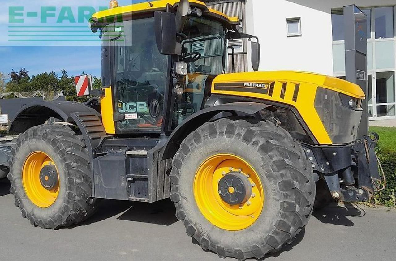 JCB fastrac 4220 - Traktor: 2 kép. JCB fastrac 4220 - Traktor: 2 kép.