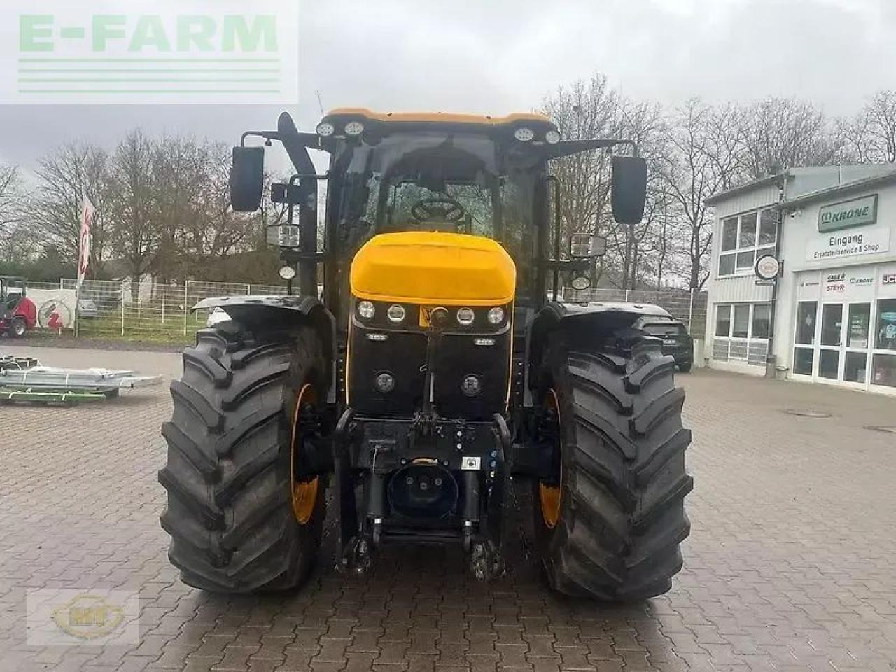 JCB fastrac 4220 - Traktor: 2 kép. JCB fastrac 4220 - Traktor: 2 kép.