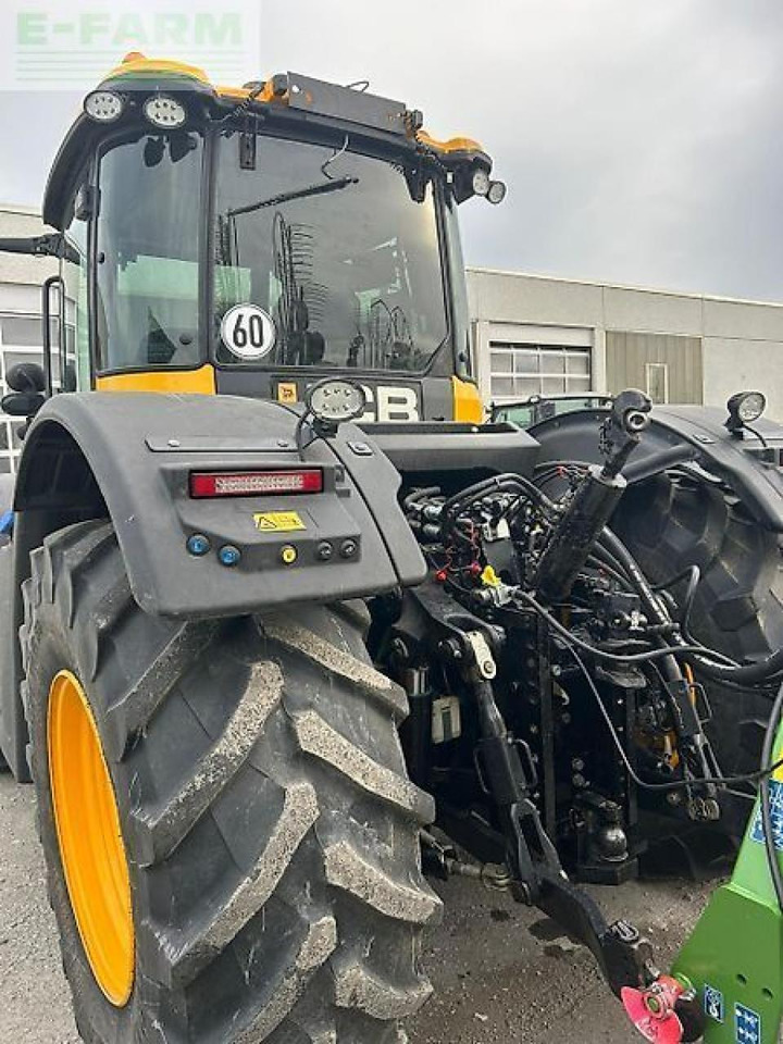 JCB fastrac 4220 - Traktor: 4 kép. JCB fastrac 4220 - Traktor: 4 kép.