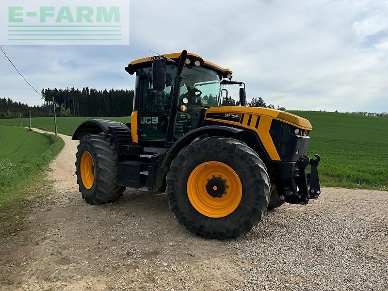 JCB fastrac 4220 - Traktor: 3 kép. JCB fastrac 4220 - Traktor: 3 kép.