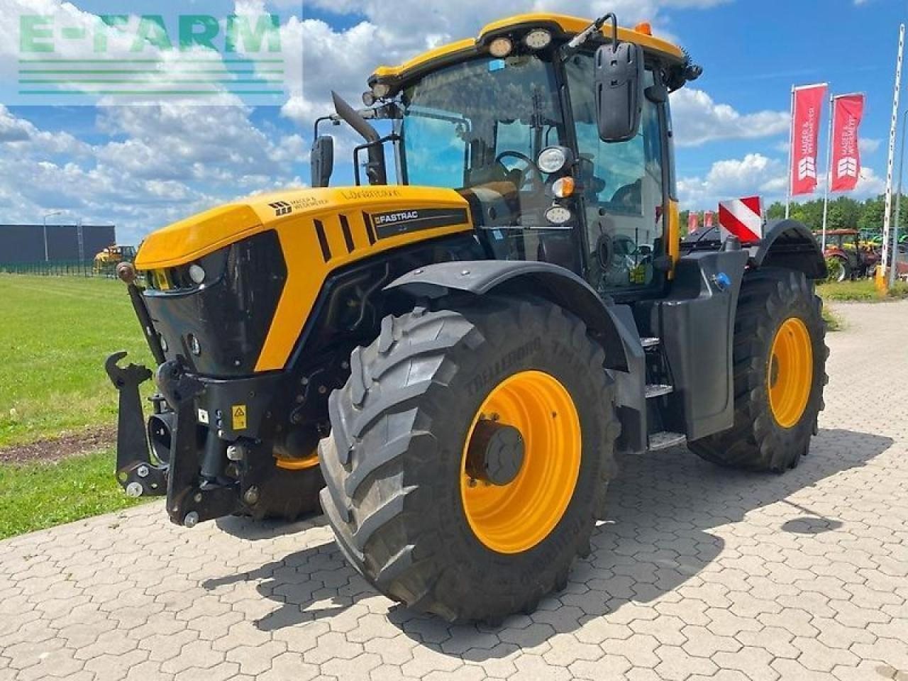 JCB fastrac 4220 v-tronic - Traktor: 1 kép. JCB fastrac 4220 v-tronic - Traktor: 1 kép.