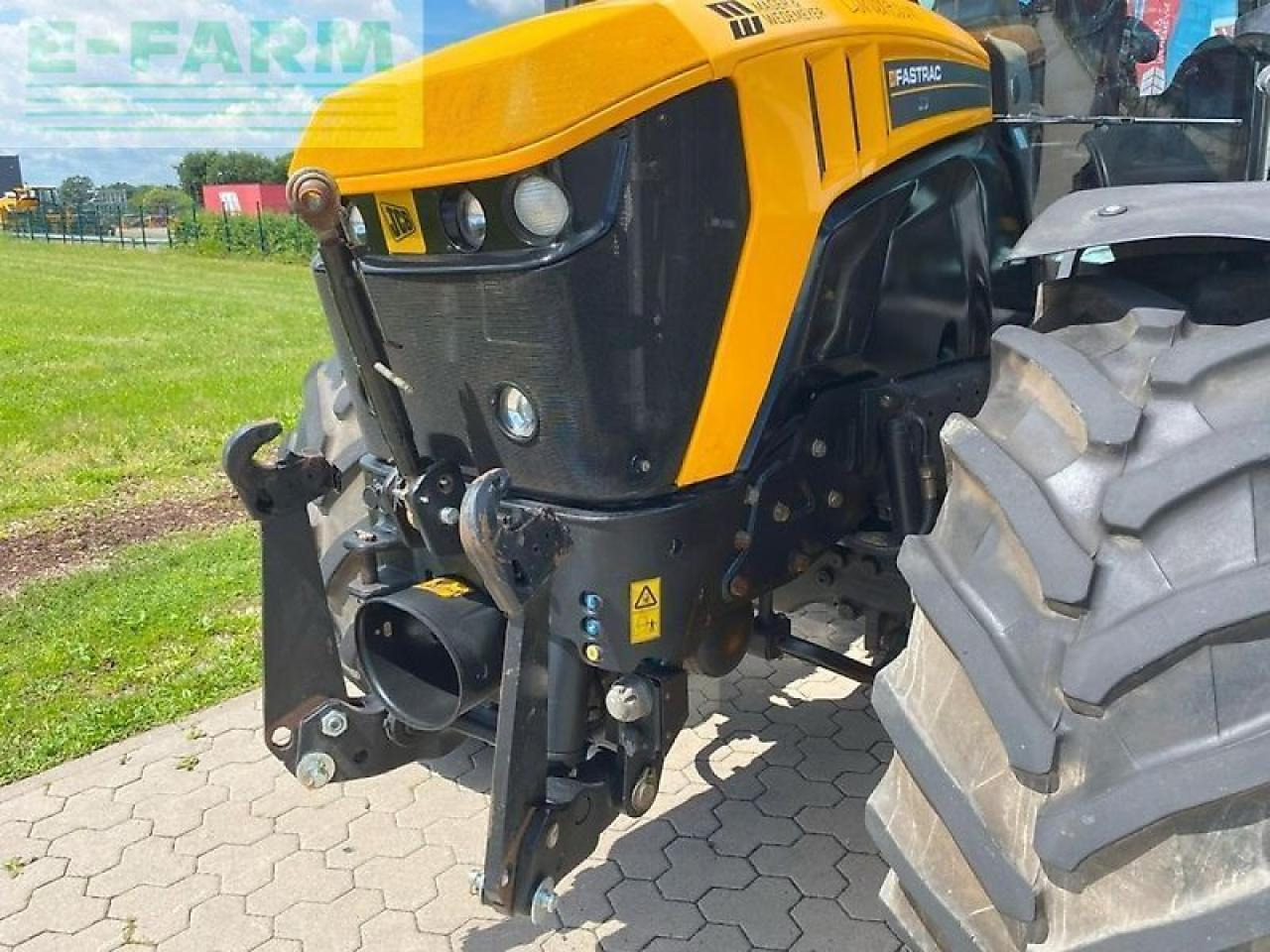 JCB fastrac 4220 v-tronic - Traktor: 2 kép. JCB fastrac 4220 v-tronic - Traktor: 2 kép.