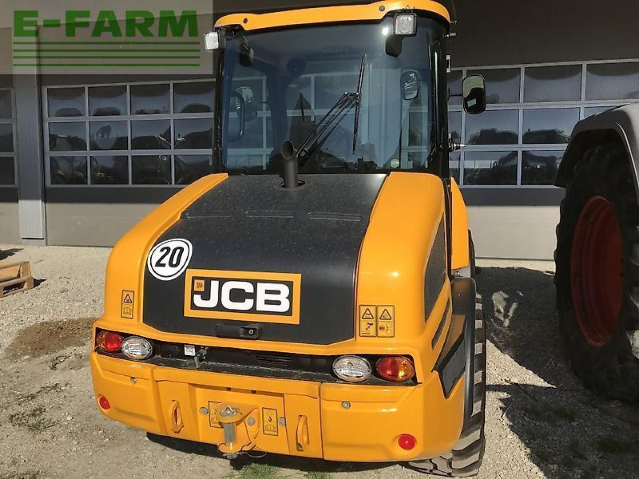 JCB jcb 407 - Minikotró: 2 kép. JCB jcb 407 - Minikotró: 2 kép.