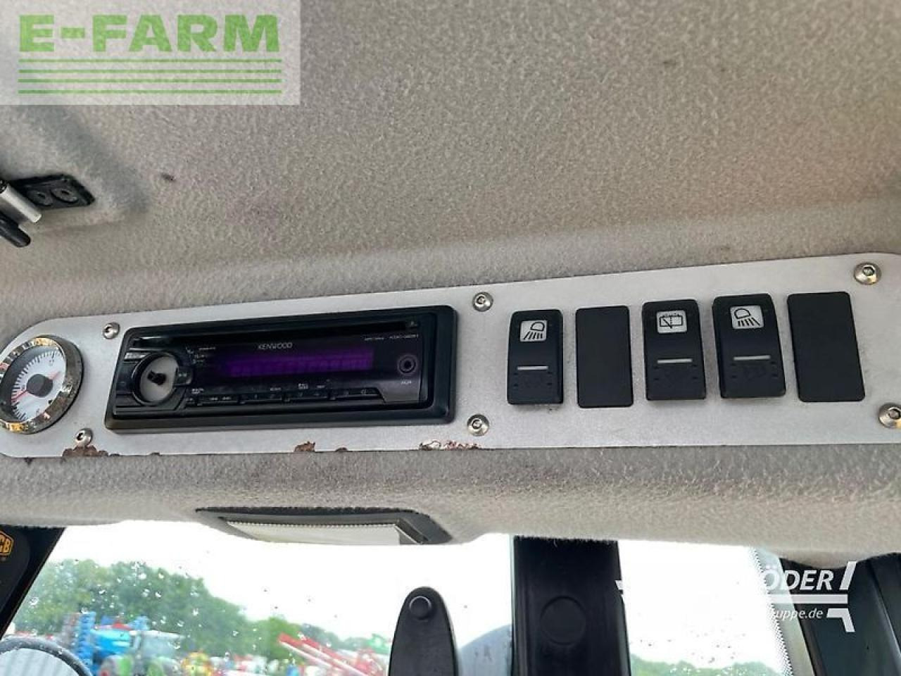 Gumikerekes homlokrakodó JCB tm 180 agri: 19 kép.