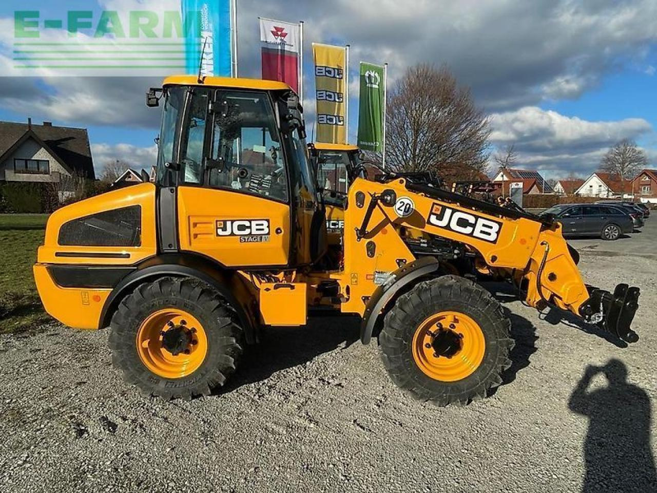 JCB tm 220 agri - Gumikerekes homlokrakodó: 4 kép. JCB tm 220 agri - Gumikerekes homlokrakodó: 4 kép.