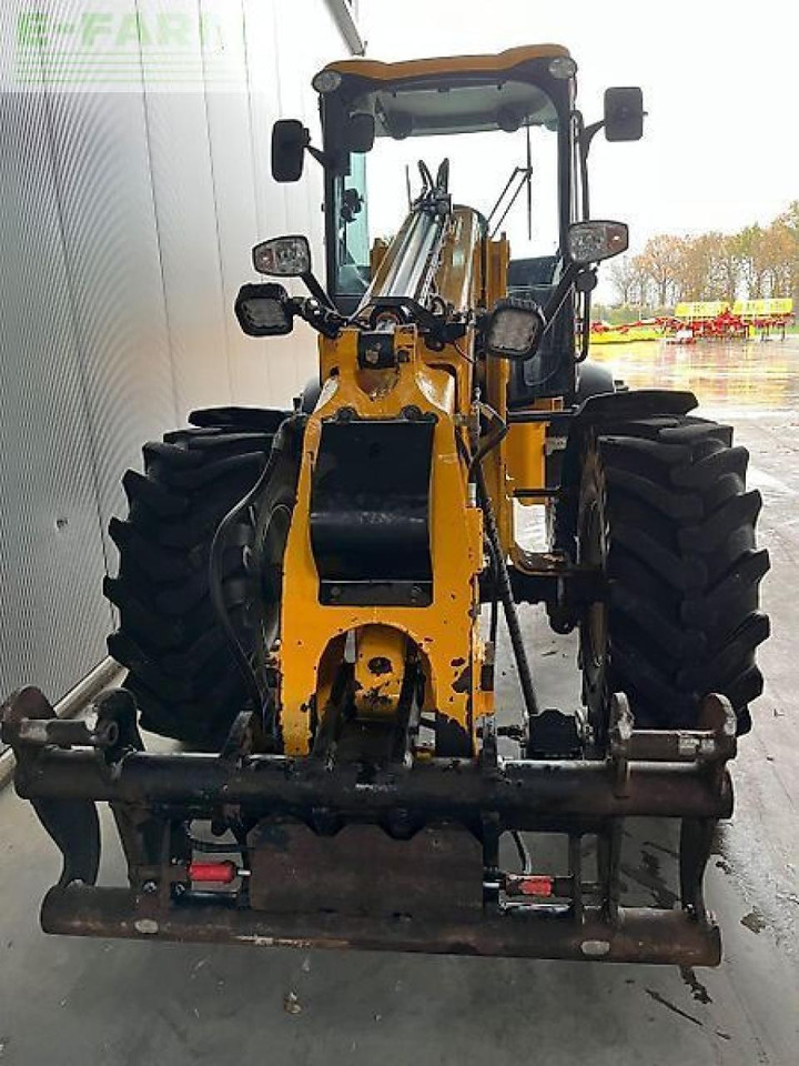 JCB tm 220 agri - Gumikerekes homlokrakodó: 3 kép. JCB tm 220 agri - Gumikerekes homlokrakodó: 3 kép.