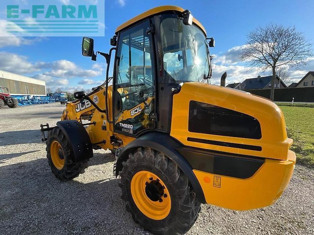 JCB tm 220 agri - Gumikerekes homlokrakodó: 2 kép. JCB tm 220 agri - Gumikerekes homlokrakodó: 2 kép.