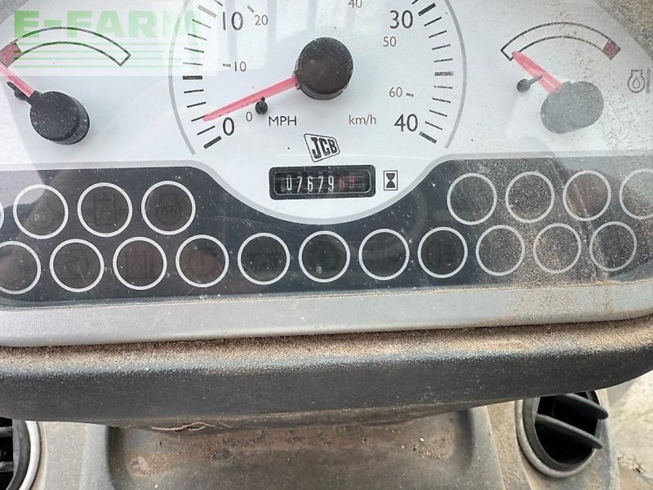 JCB tm 220 agri tele - Gumikerekes homlokrakodó: 2 kép. JCB tm 220 agri tele - Gumikerekes homlokrakodó: 2 kép.