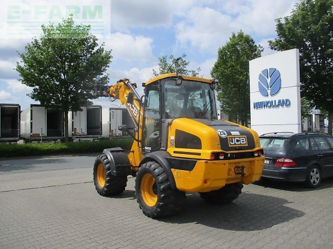 JCB tm 220 teleskopradlader - Gumikerekes homlokrakodó: 4 kép. JCB tm 220 teleskopradlader - Gumikerekes homlokrakodó: 4 kép.