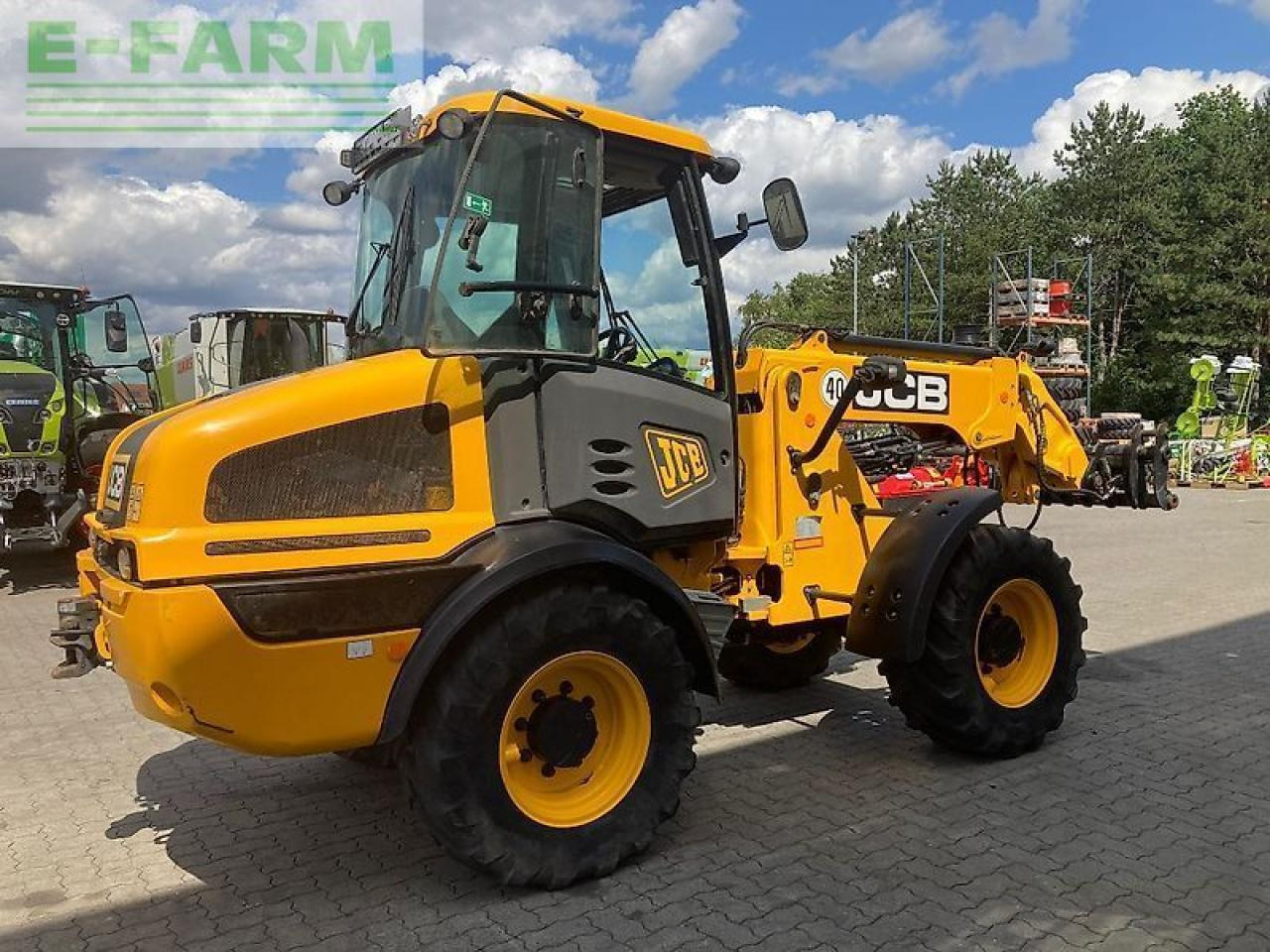 JCB tm220 - Minikotró: 4 kép. JCB tm220 - Minikotró: 4 kép.