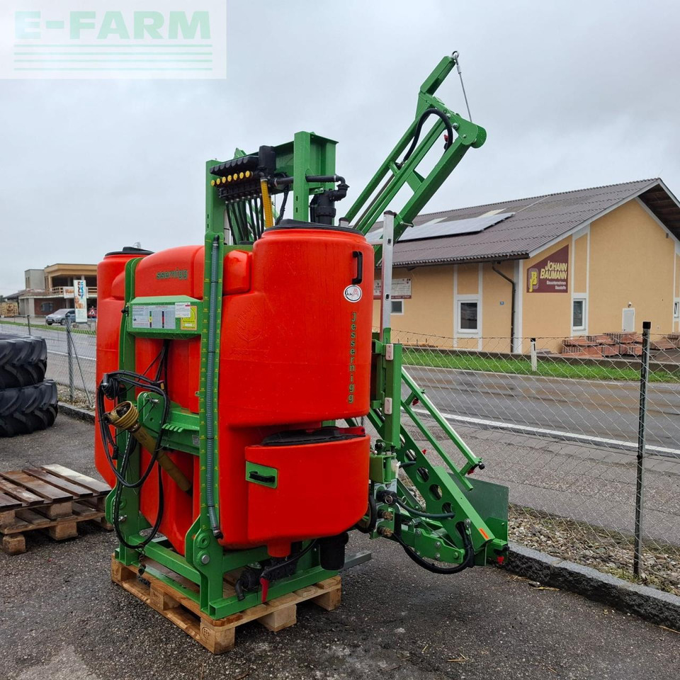 Jessernigg Feldspritze - Vontatott permetezők: 3 kép. Jessernigg Feldspritze - Vontatott permetezők: 3 kép.