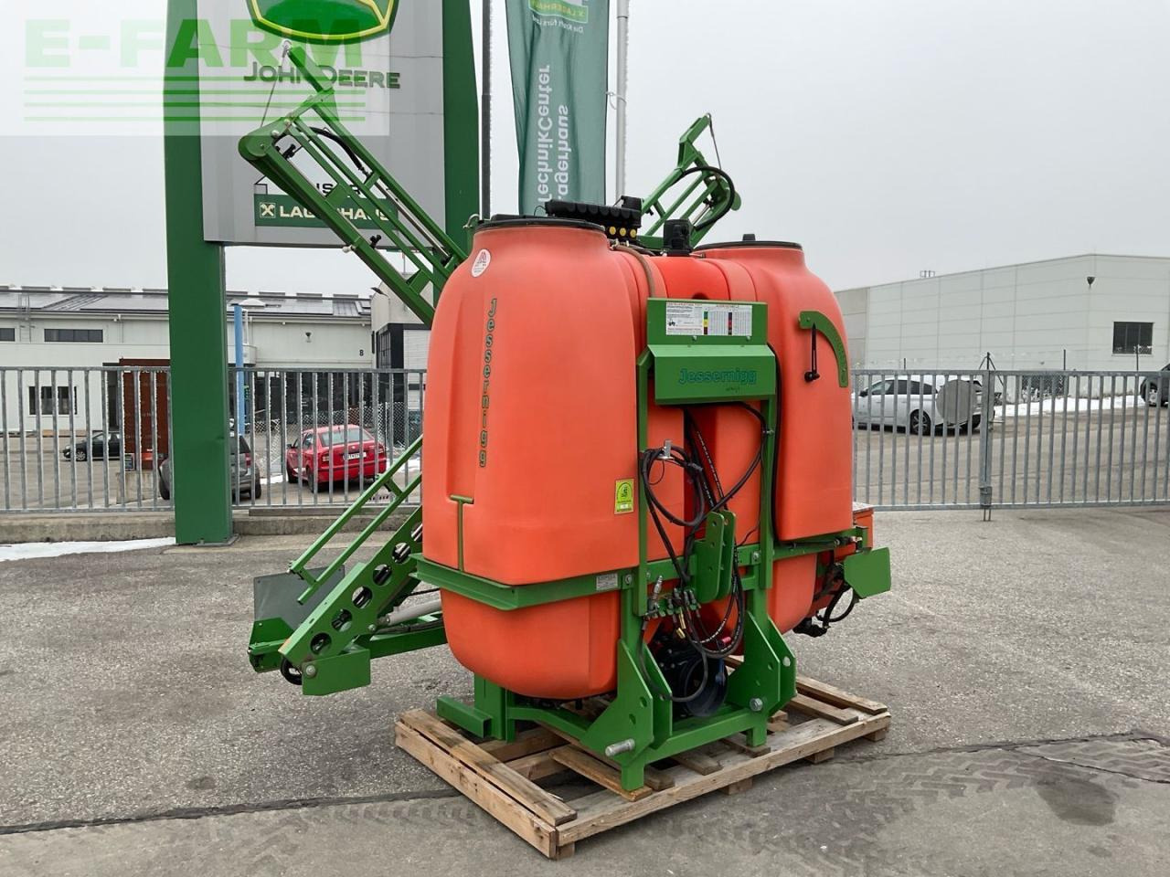 Jessernigg NG JP 1400/15 - Vontatott permetezők: 4 kép. Jessernigg NG JP 1400/15 - Vontatott permetezők: 4 kép.