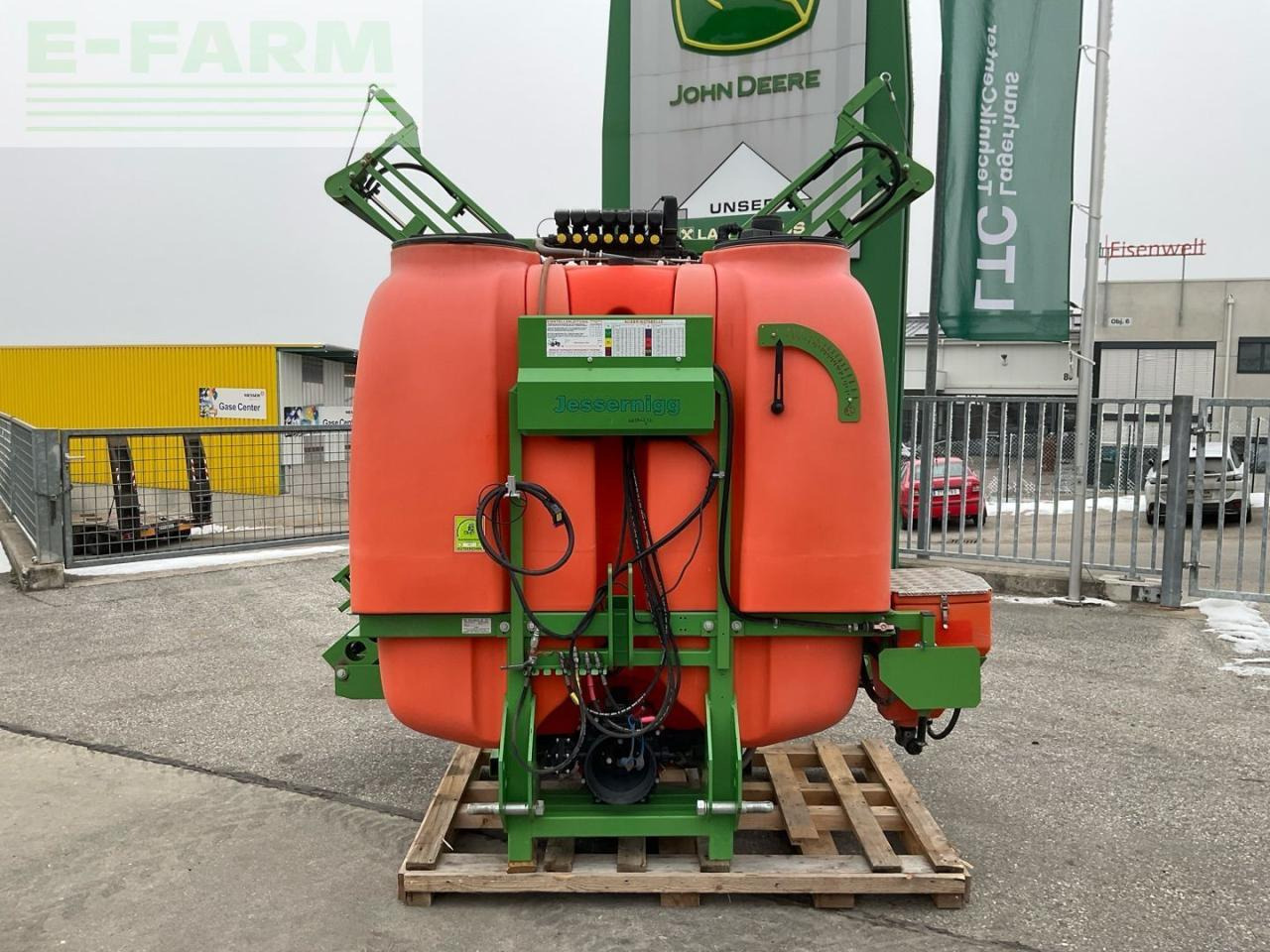 Jessernigg NG JP 1400/15 - Vontatott permetezők: 3 kép. Jessernigg NG JP 1400/15 - Vontatott permetezők: 3 kép.