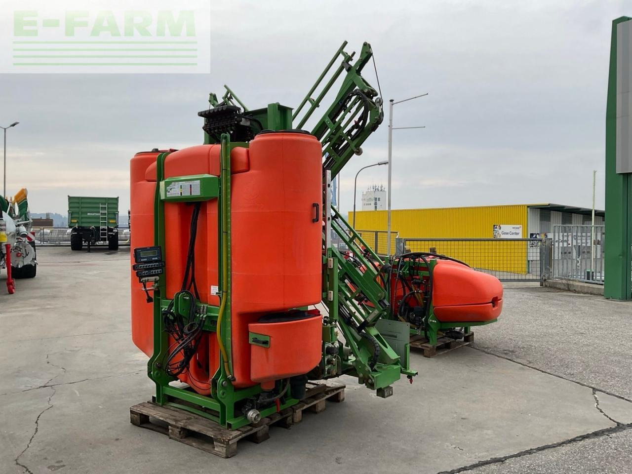 Jessernigg Next Generation NGUL 1500L /21 - Vontatott permetezők: 1 kép. Jessernigg Next Generation NGUL 1500L /21 - Vontatott permetezők: 1 kép.