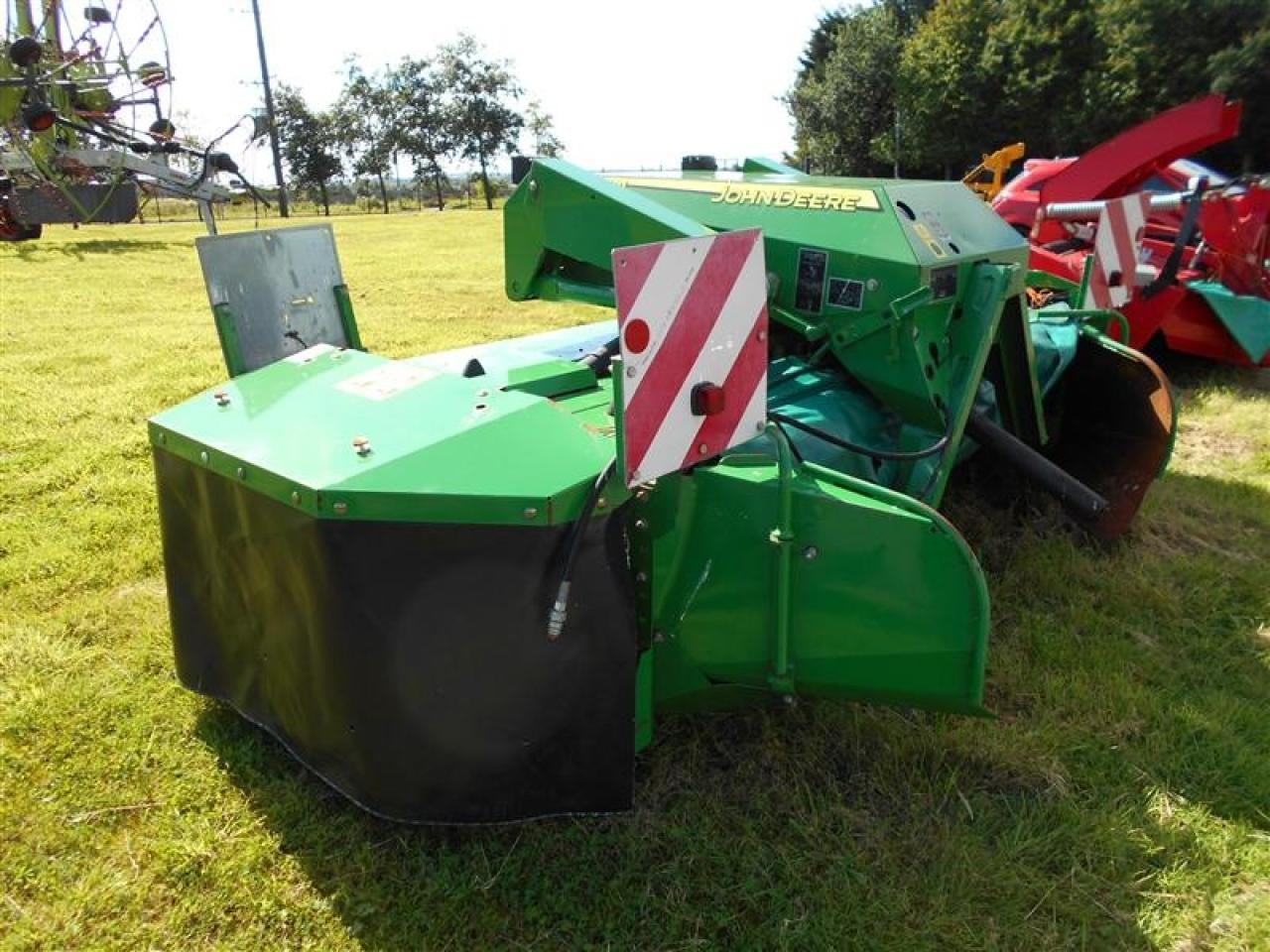 John Deere 131 - Fűkasza: 3 kép. John Deere 131 - Fűkasza: 3 kép.