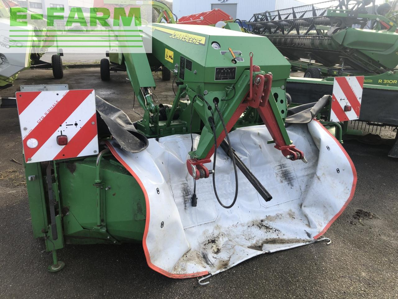 John Deere 131 - Fűkasza: 2 kép. John Deere 131 - Fűkasza: 2 kép.