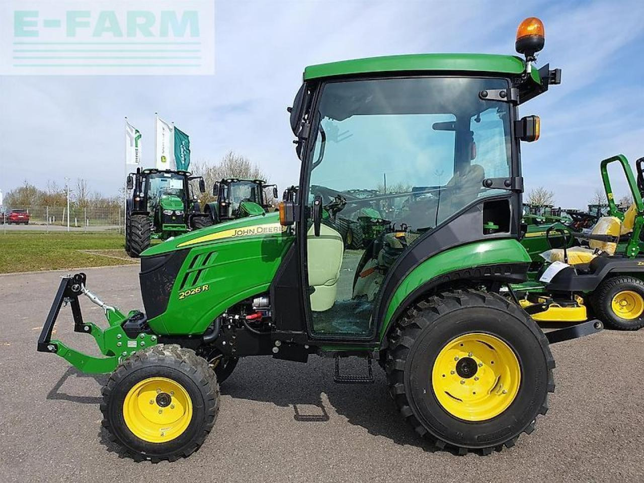 John Deere 2026r - Traktor: 4 kép. John Deere 2026r - Traktor: 4 kép.