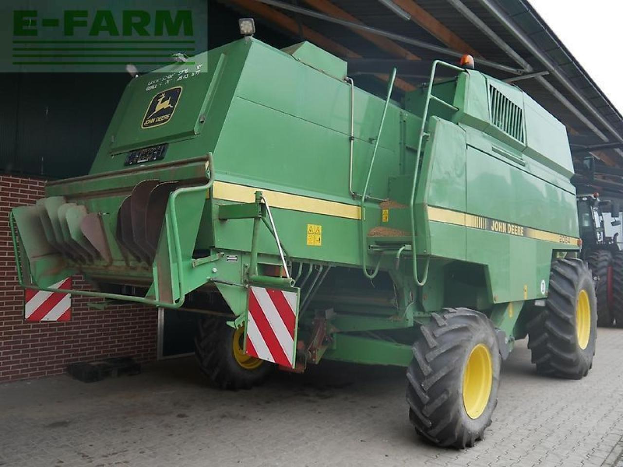 John Deere 2064 + 6m schneidwerk - Kombájn: 3 kép. John Deere 2064 + 6m schneidwerk - Kombájn: 3 kép.