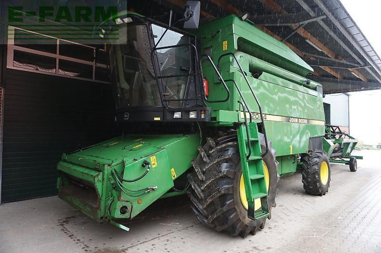 John Deere 2064 + 820 schneidwerk - Kombájn: 3 kép. John Deere 2064 + 820 schneidwerk - Kombájn: 3 kép.
