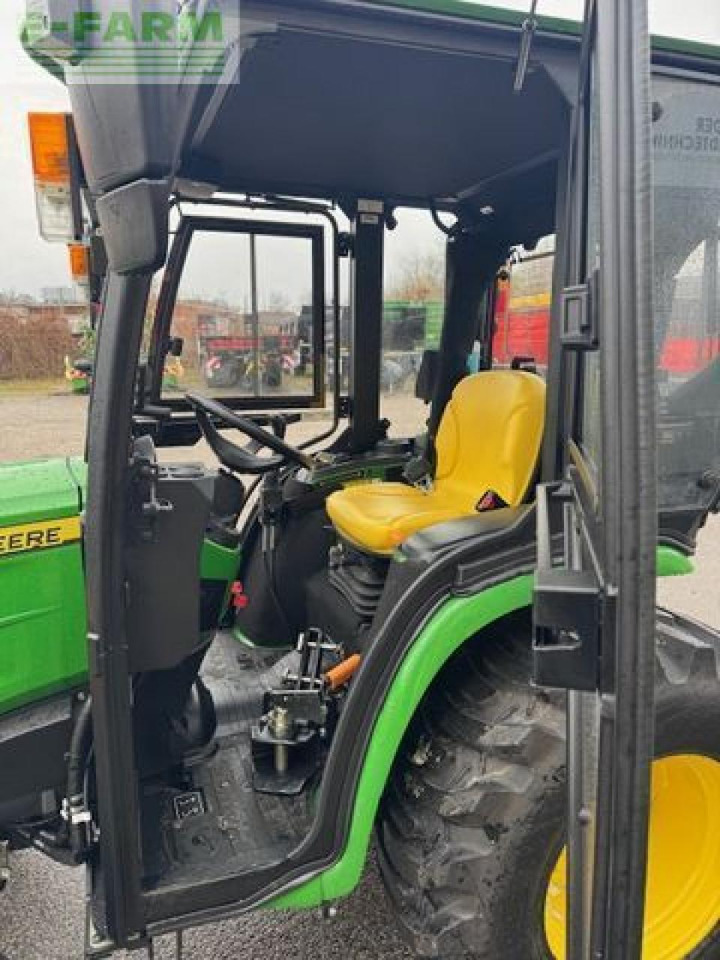 John Deere 3025e - Traktor: 5 kép. John Deere 3025e - Traktor: 5 kép.