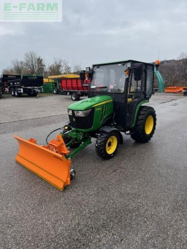 John Deere 3025e - Traktor: 1 kép. John Deere 3025e - Traktor: 1 kép.