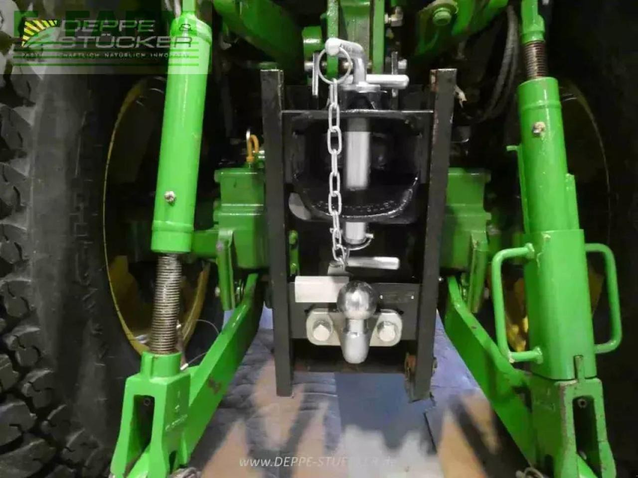 John Deere 3039r - Traktor: 5 kép. John Deere 3039r - Traktor: 5 kép.