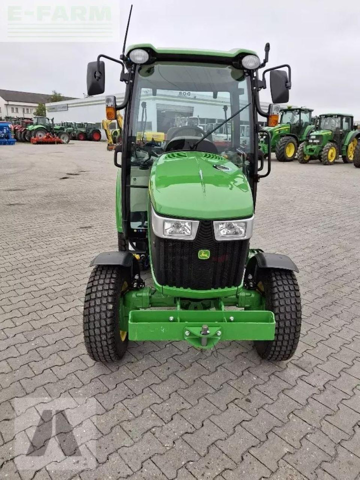 John Deere 3046r - Traktor: 2 kép. John Deere 3046r - Traktor: 2 kép.