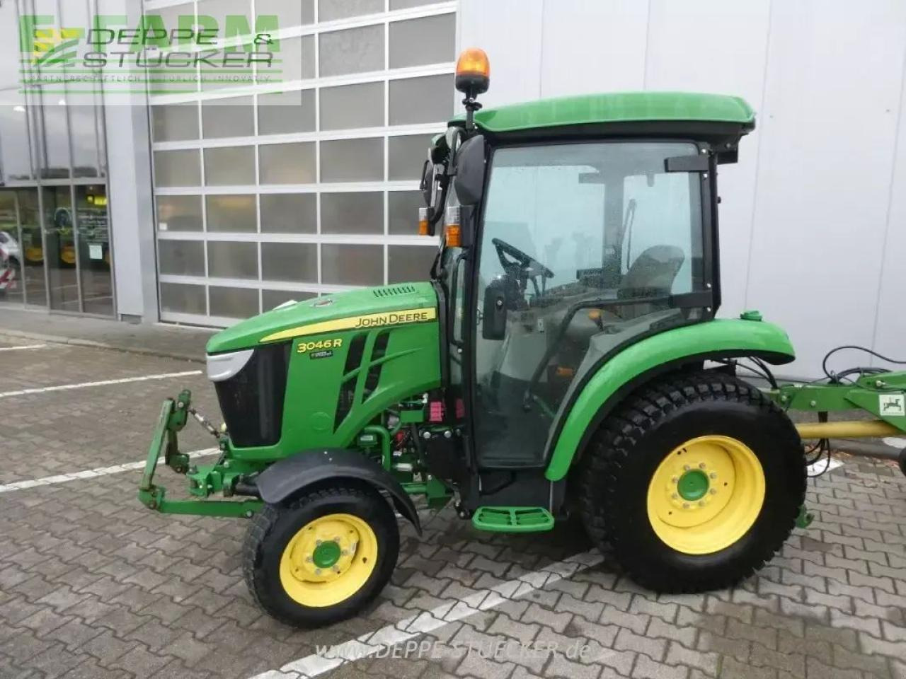 John Deere 3046r - Traktor: 1 kép. John Deere 3046r - Traktor: 1 kép.