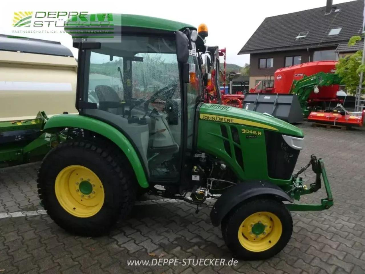 John Deere 3046r - Traktor: 5 kép. John Deere 3046r - Traktor: 5 kép.