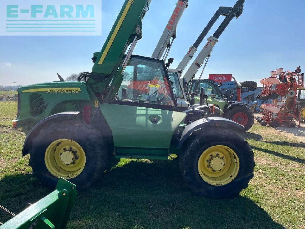 John Deere 3215 euroaufnahme - Teleszkópos rakodó: 2 kép. John Deere 3215 euroaufnahme - Teleszkópos rakodó: 2 kép.