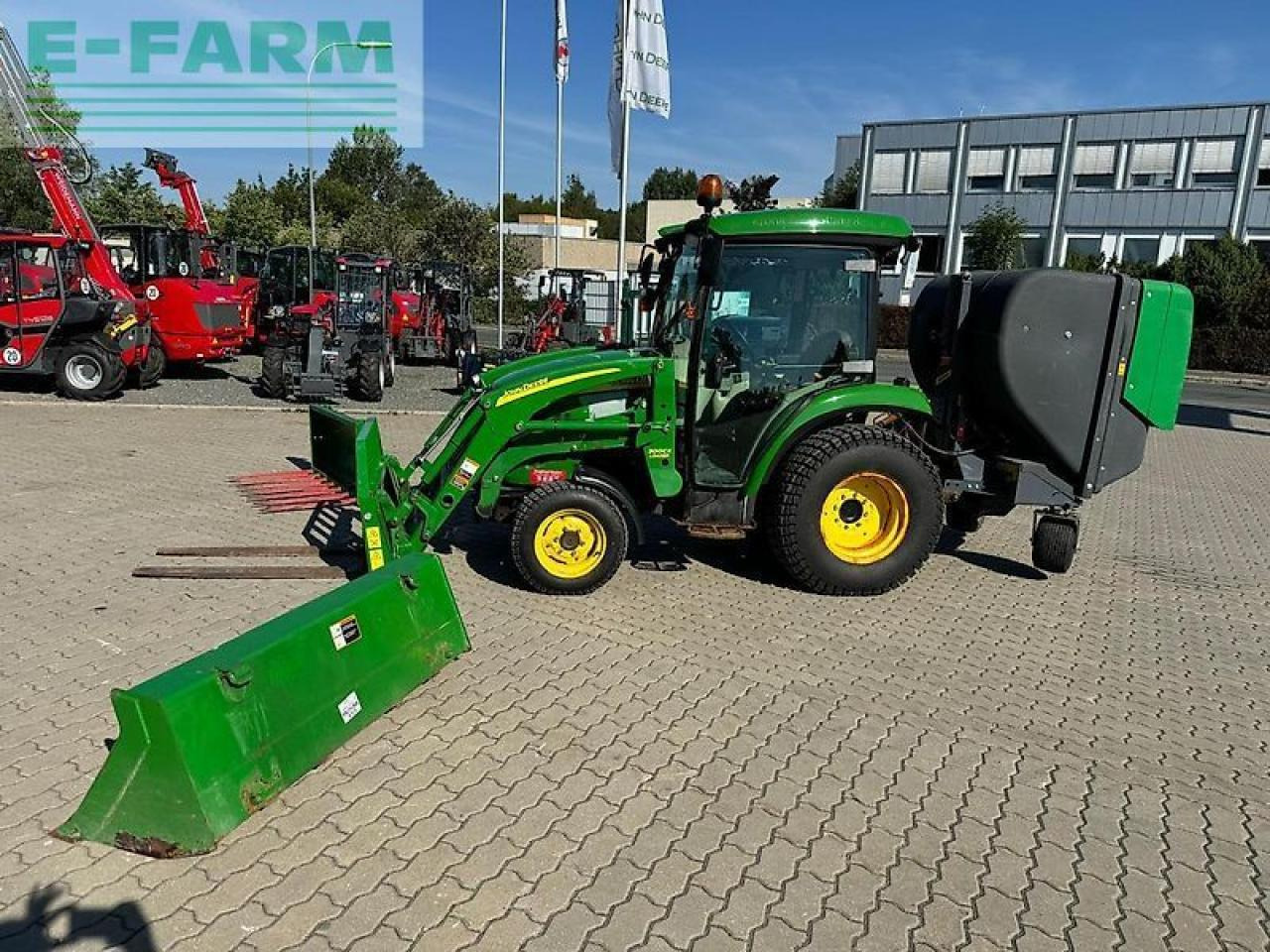John Deere 3720 - Traktor: 2 kép. John Deere 3720 - Traktor: 2 kép.