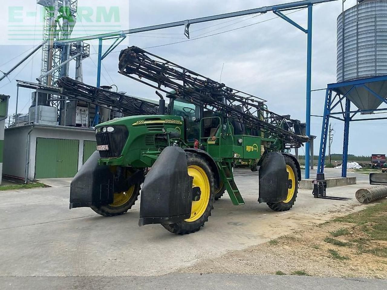 John Deere 4720 - Vontatott permetezők: 1 kép. John Deere 4720 - Vontatott permetezők: 1 kép.