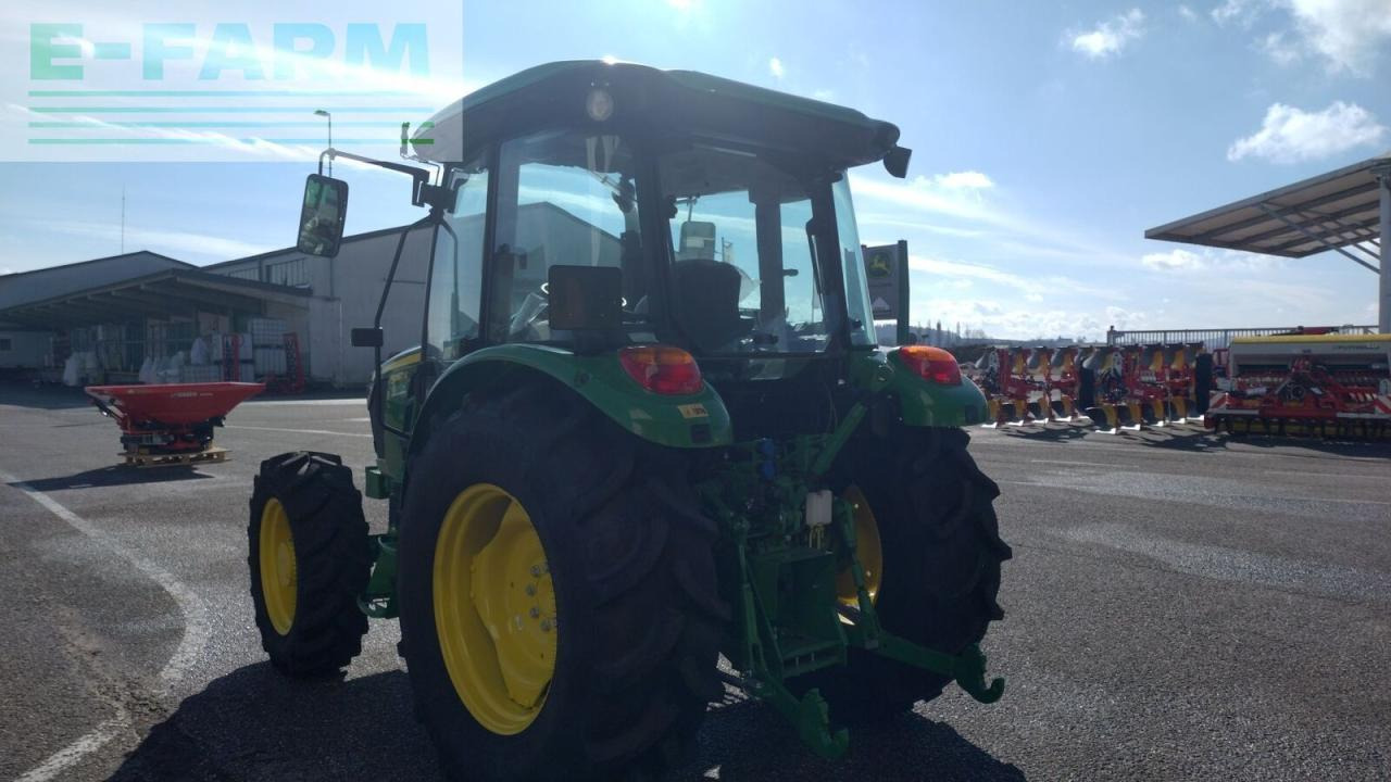 John Deere 5067e - Traktor: 4 kép. John Deere 5067e - Traktor: 4 kép.