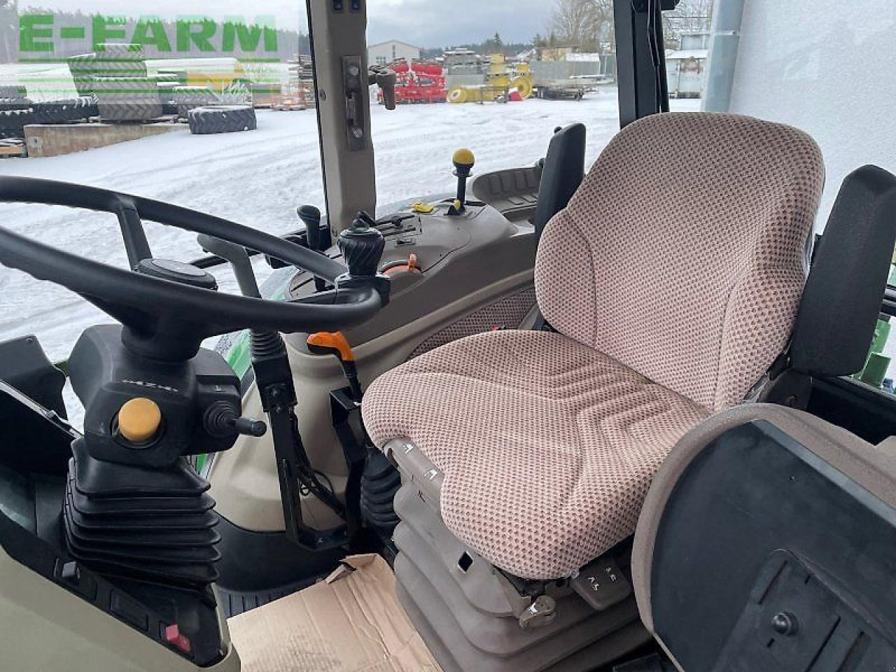 John Deere 5075 m - Traktor: 5 kép. John Deere 5075 m - Traktor: 5 kép.