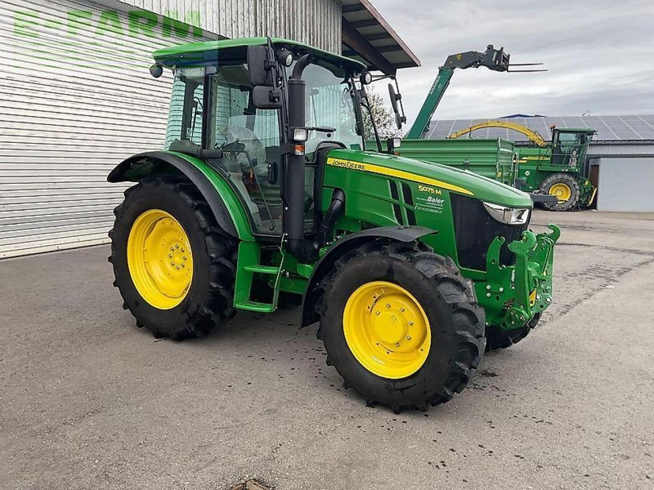John Deere 5075 m - Traktor: 2 kép. John Deere 5075 m - Traktor: 2 kép.