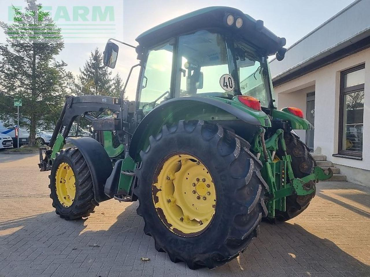 John Deere 5080m - Traktor: 5 kép. John Deere 5080m - Traktor: 5 kép.