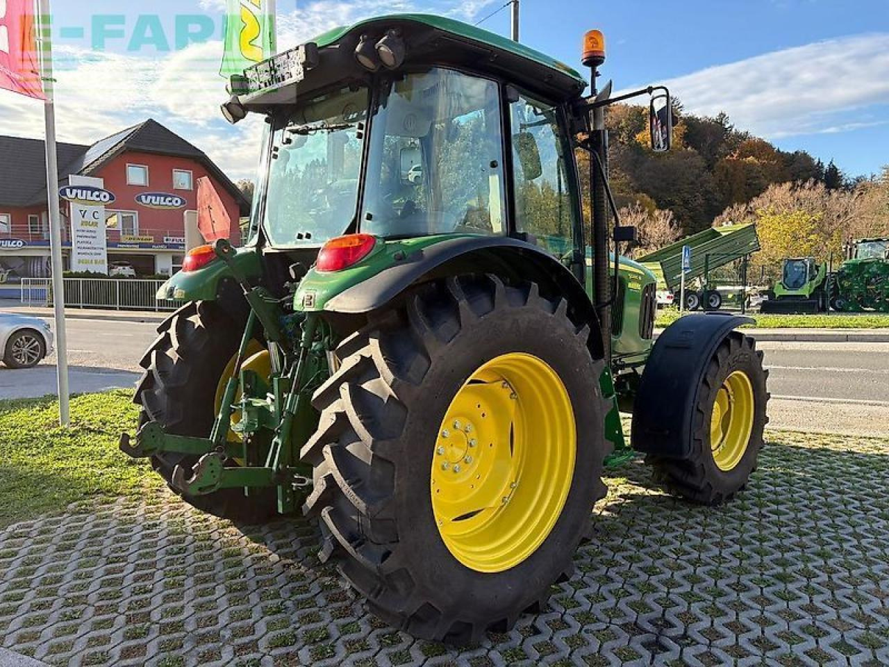 John Deere 5080r - Traktor: 5 kép. John Deere 5080r - Traktor: 5 kép.