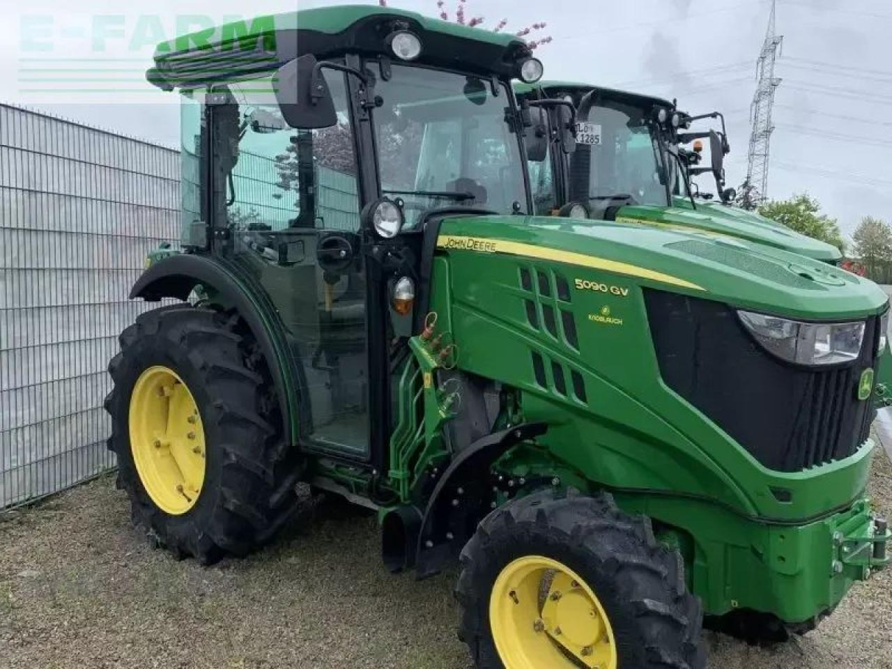 John Deere 5090 gv - Traktor: 2 kép. John Deere 5090 gv - Traktor: 2 kép.