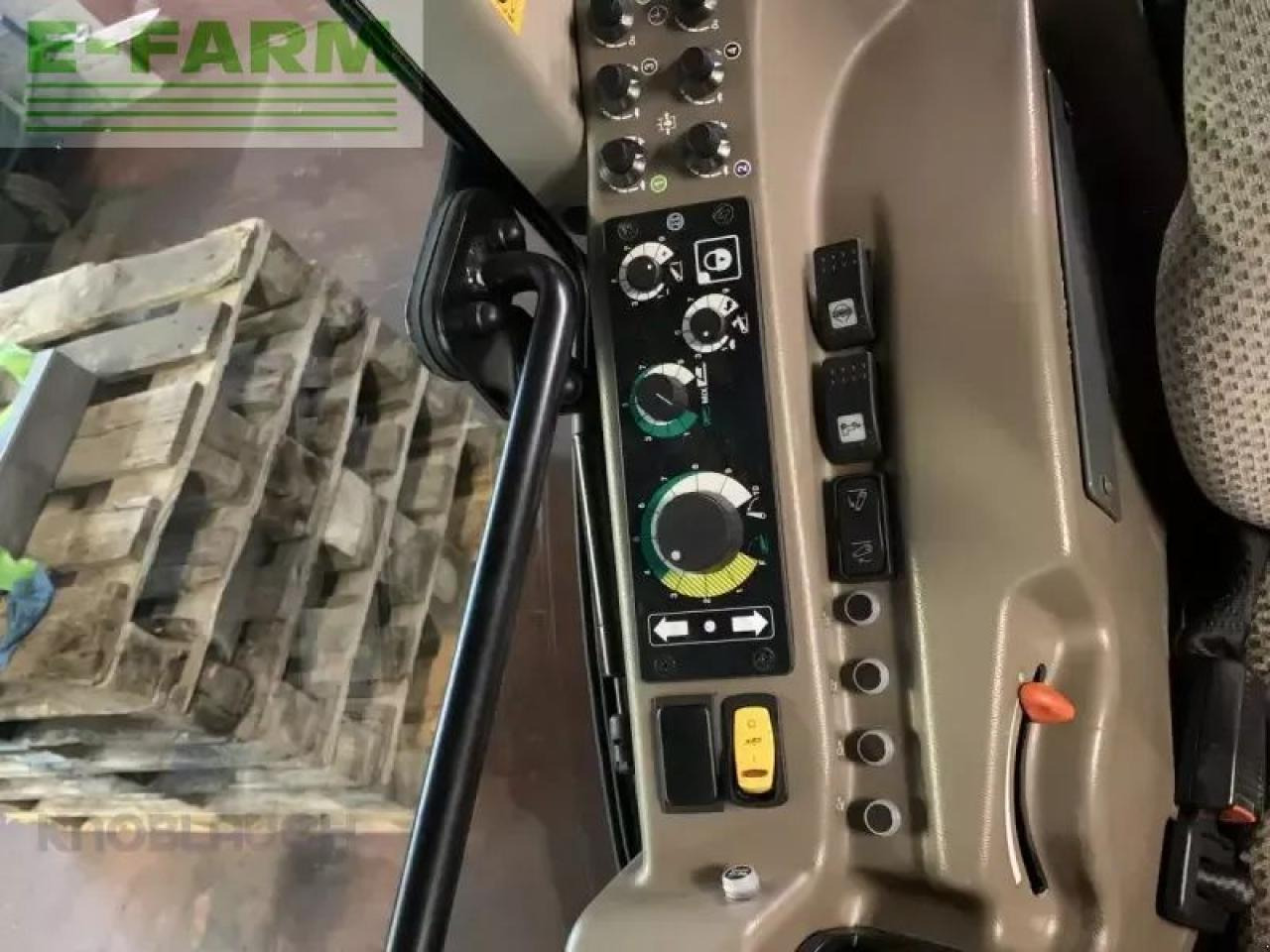 John Deere 5090 gv - Traktor: 5 kép. John Deere 5090 gv - Traktor: 5 kép.