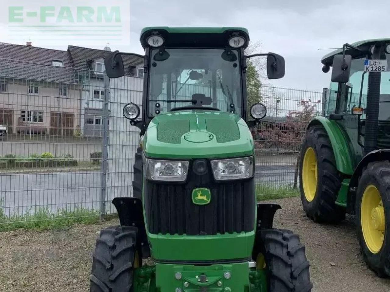 John Deere 5090 gv - Traktor: 3 kép. John Deere 5090 gv - Traktor: 3 kép.