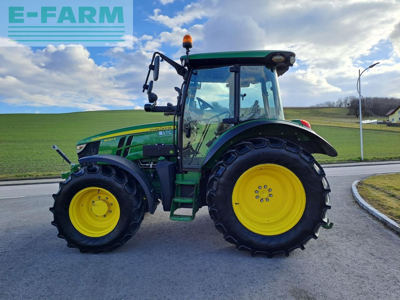 John Deere 5090r - Traktor: 3 kép. John Deere 5090r - Traktor: 3 kép.