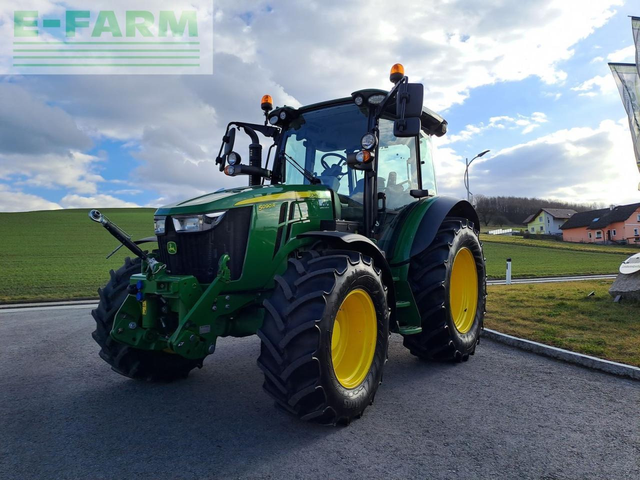 John Deere 5090r - Traktor: 2 kép. John Deere 5090r - Traktor: 2 kép.