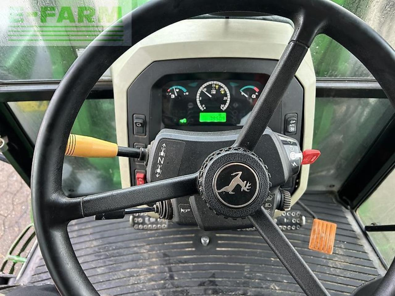 John Deere 5100m - Traktor: 3 kép. John Deere 5100m - Traktor: 3 kép.