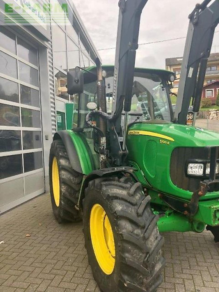 John Deere 5100r - Traktor: 5 kép. John Deere 5100r - Traktor: 5 kép.