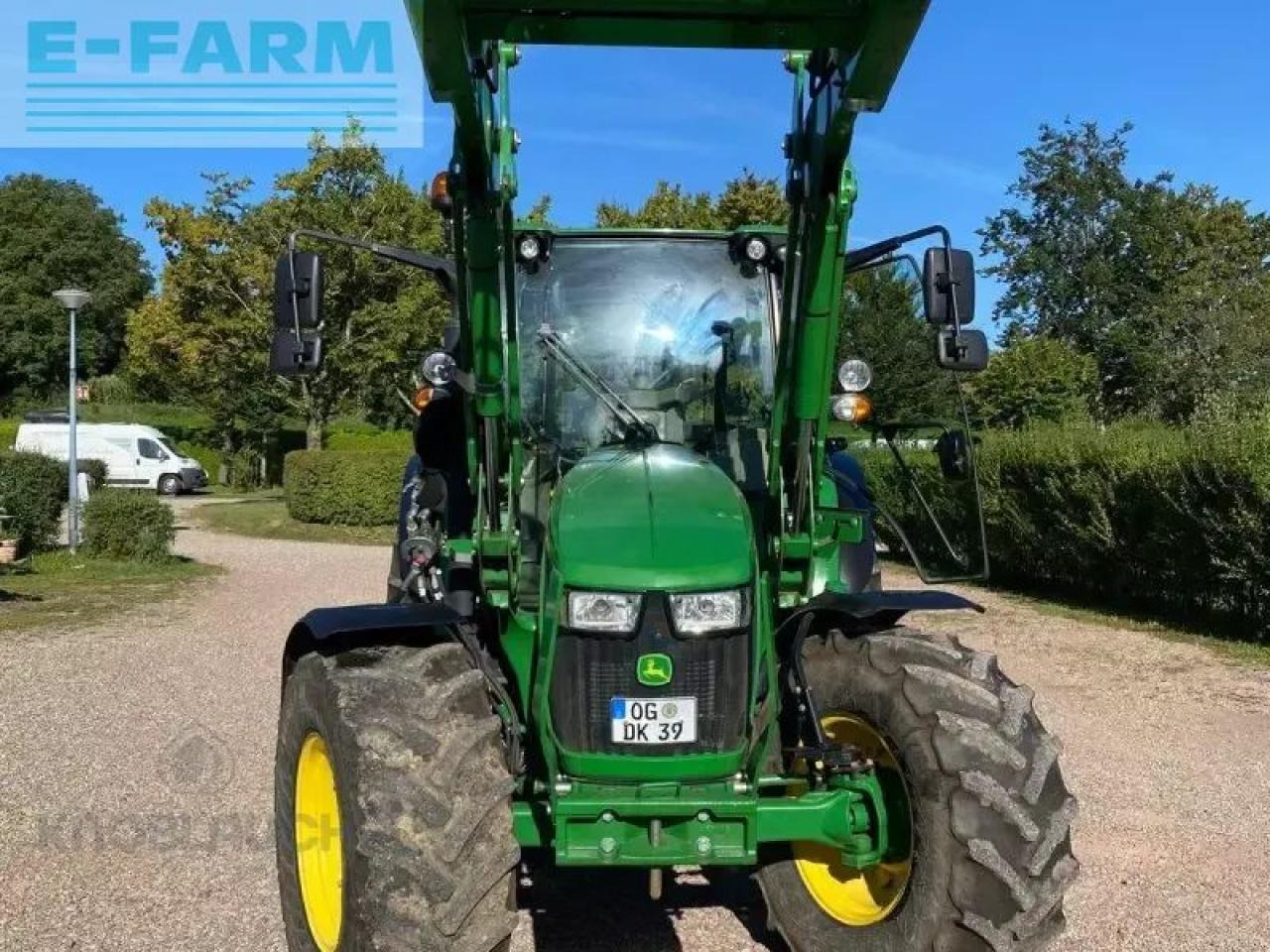 John Deere 5100r - Traktor: 2 kép. John Deere 5100r - Traktor: 2 kép.