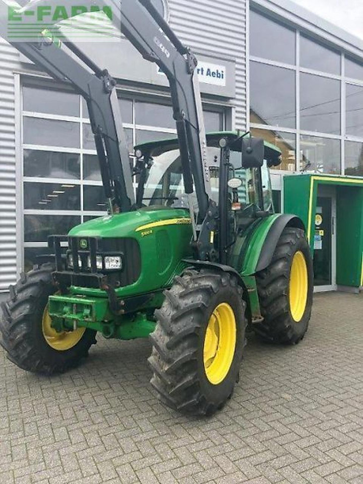 John Deere 5100r - Traktor: 2 kép. John Deere 5100r - Traktor: 2 kép.