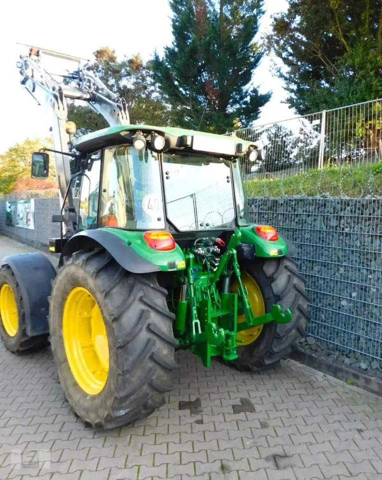 John Deere 5100r - Traktor: 3 kép. John Deere 5100r - Traktor: 3 kép.