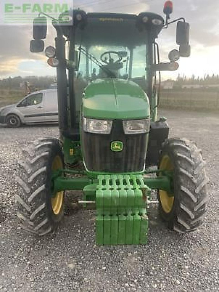 John Deere 5100r - Traktor: 3 kép. John Deere 5100r - Traktor: 3 kép.
