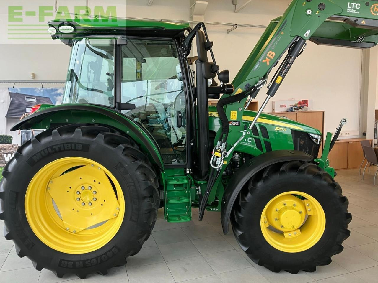 John Deere 5115R - Traktor: 5 kép. John Deere 5115R - Traktor: 5 kép.